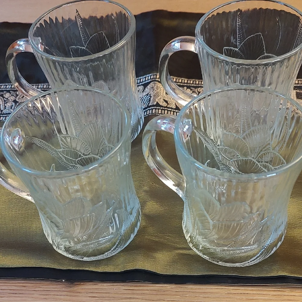 Arcoroc Canterbury Crocus Clear Glass Mugs Set Of 4 10oz EUC - Picture 2 of 14